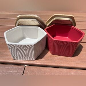 Set of two ceramic hexagon storage containers with wood lids with gasket